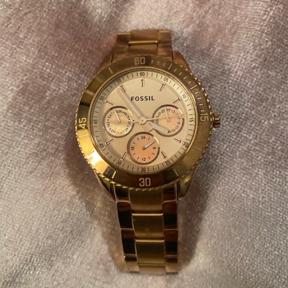 Women’s Gold Fossil Watch